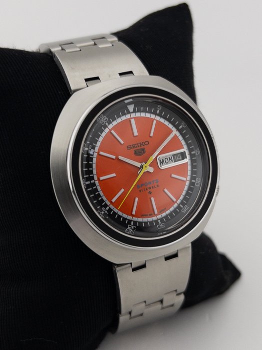 Seiko - UFO Sports - Ingen mindstepris - 6119-6400 - Mænd - 1970-1979