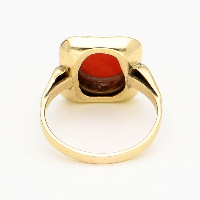 Ingen mindstepris - Ring - 8 karat Gulguld - 1,23. ct. Coral