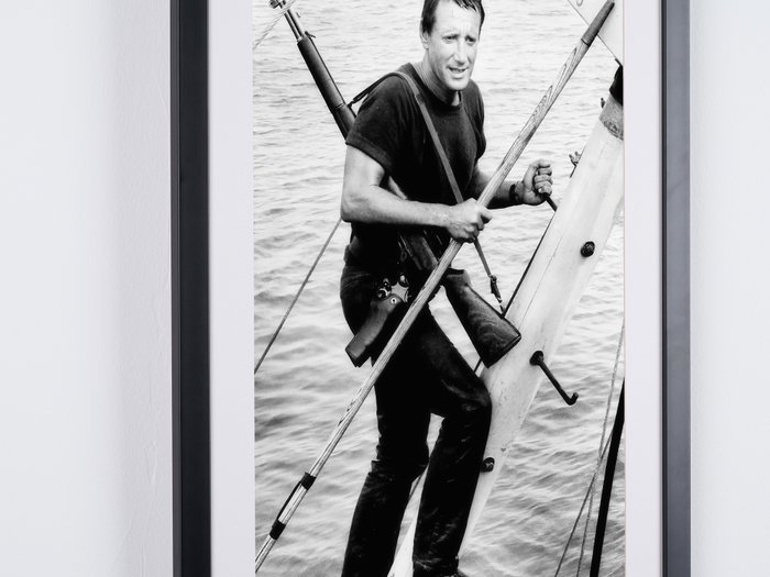 Jaws (1975) + Roy Scheider as Police Chief Martin Brody - Fine Art Photography - Luxury Wooden Framed 70X50 cm - Limited Edition Nr 01 of 30 - Serial ID 16177