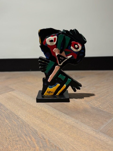 Karel Appel (1921-2006) - Skulptur, Dancing Girl - 30 cm - Akryl på træ