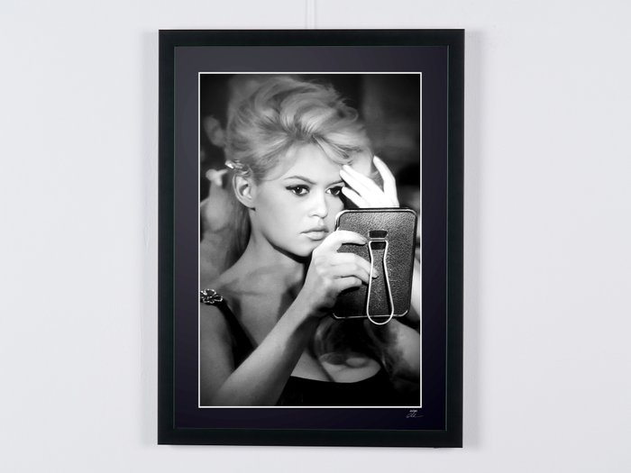 Brigitte Bardot - Come Dance with Me 1959 - Fine Art Photography - Luxury Wooden Framed 70X50 cm - Limited Edition Nr 03 of 20 - Serial ID 17551 - Original Certificate (COA), Hologram Logo Editor and QR Code - 100% New items.