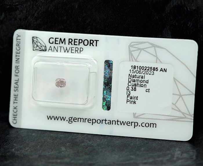 Ingen mindstepris - 1 pcs Diamant  (Naturfarvet)  - 0.38 ct - Faint Lyserød - I3 - Gem Report Antwerp (GRA)