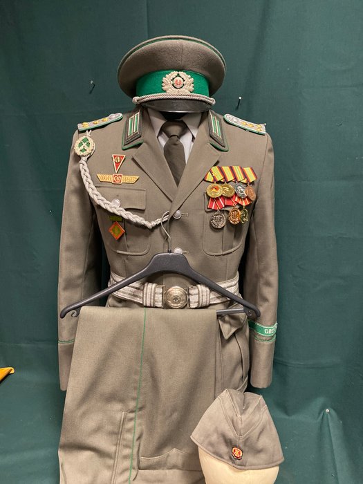 Tyskland - NVA grænsetropper i DDR - Medalje - Parade Uniform, Hauptmann nationale Volksarmee Grenztruppen