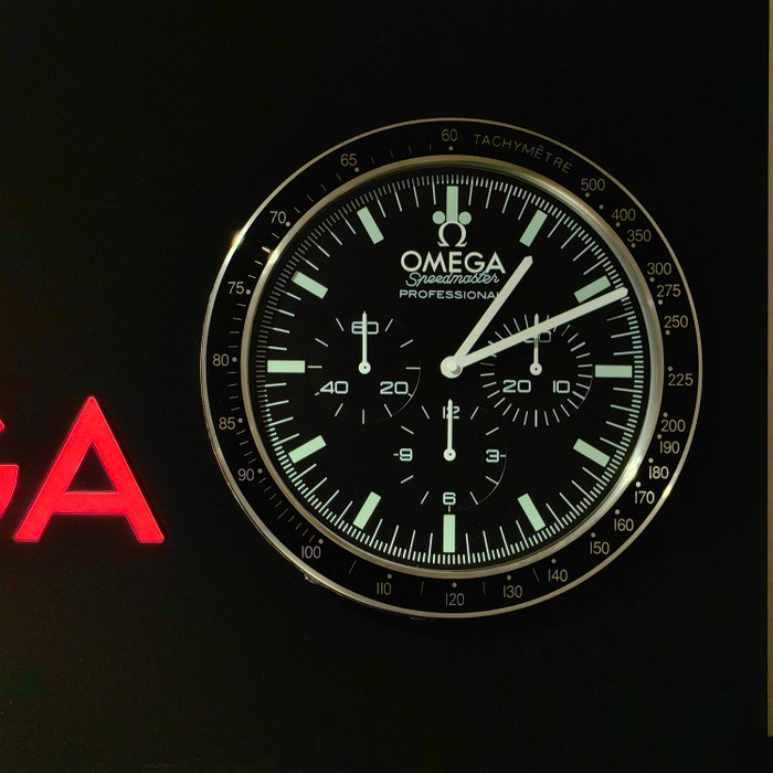 Large Size Omega    illuminated Clock Sign - Lysskilt - Aluminium