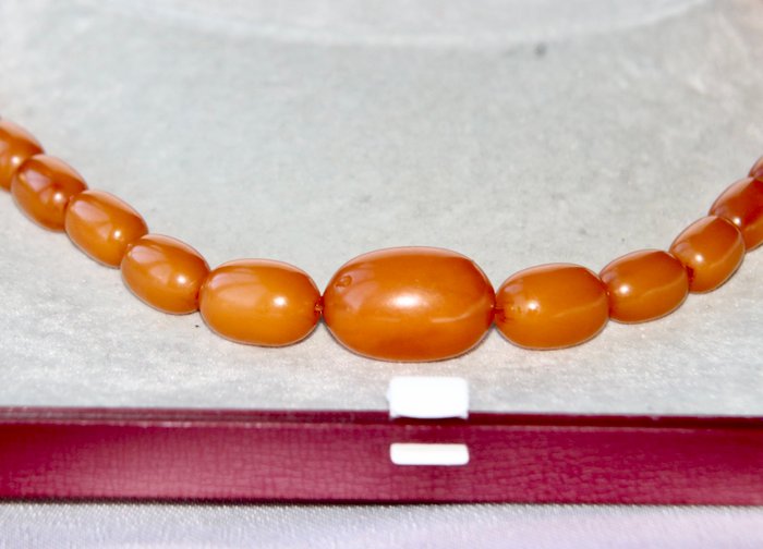 Ingen mindstepris - Handmade - Halskæde Amber Bakelit til 23x15,5 mm - Art Deco ca. 1930