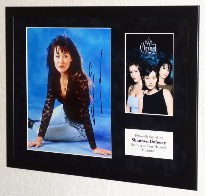 Charmed - Shannen Doherty (RIP) (Prue Halliwell) Framed, signed + COA  Photo signing session