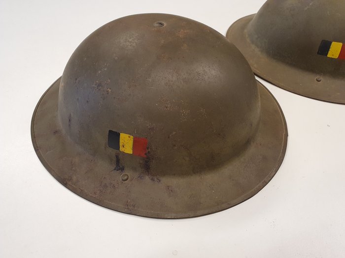 Belgien - Militær hjelm - 2 belgiske hjelme størrelse 59  60 - 1952