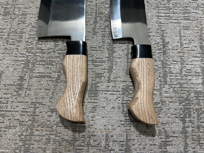 Køkkenkniv - Chef's knife -  Japanske højpolske D2 stålhakker  Bunka kokkeknive - D2 Steel  Designing Wood Udsøgt harpikshåndtag - Japan