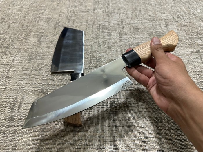 Køkkenkniv - Chef's knife -  Japanske højpolske D2 stålhakker  Bunka kokkeknive - D2 Steel  Designing Wood Udsøgt harpikshåndtag - Japan