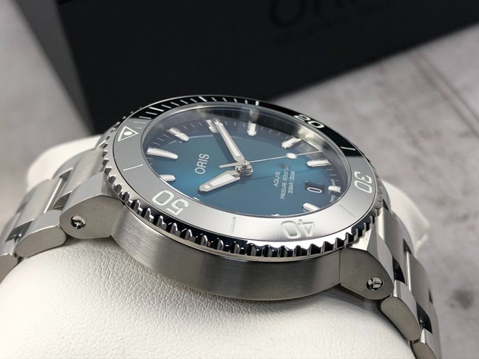 Oris - Aquis Diver Blue Automatic " - Ingen mindstepris - 01 733 7732 4155-07 8 21 05PEB - Mænd - 2011-nu