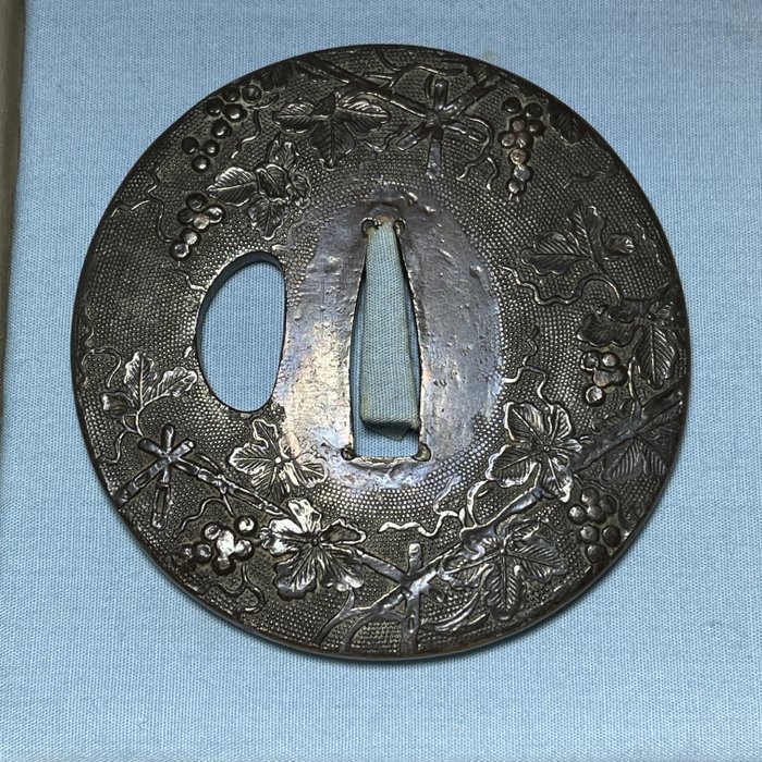 Katana - Shakudo Kagamishi Sanmai TSUBA, 赤銅鏡師三枚, Edo-periode, 73x72x4,2mm 111g - Japan - Edo-perioden (1600-1868)  (Ingen mindstepris)