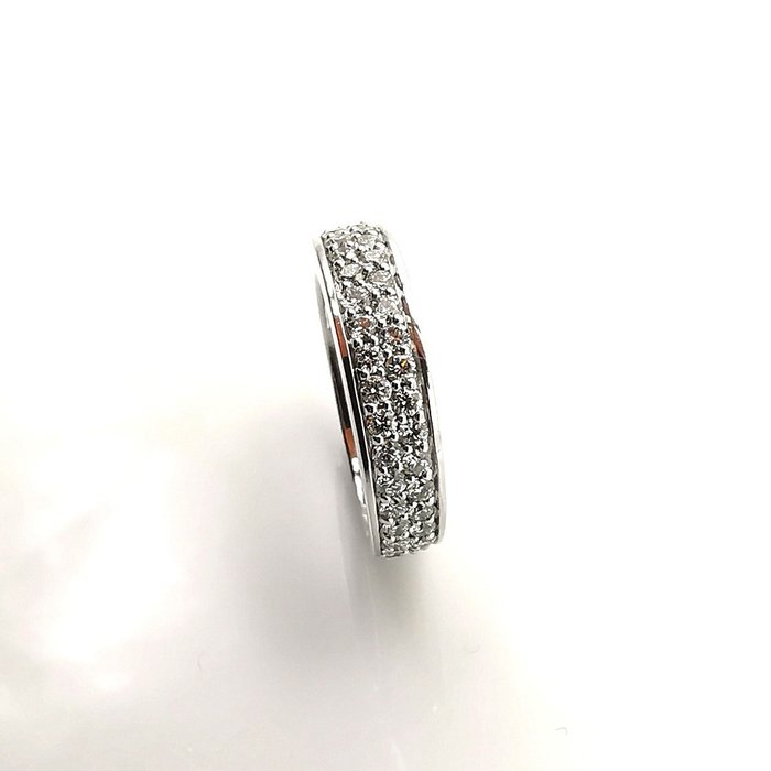 Ring - 18 kraat Hvidguld -  1.43ct. tw. Diamant (Natur)