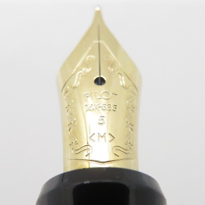 Pilot - Custom 74 (black) - 14K gold nib (M) - Fyldepen