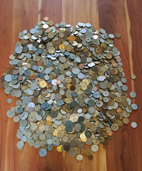 Verden. 10 kilos of world coins  (Ingen mindstepris)