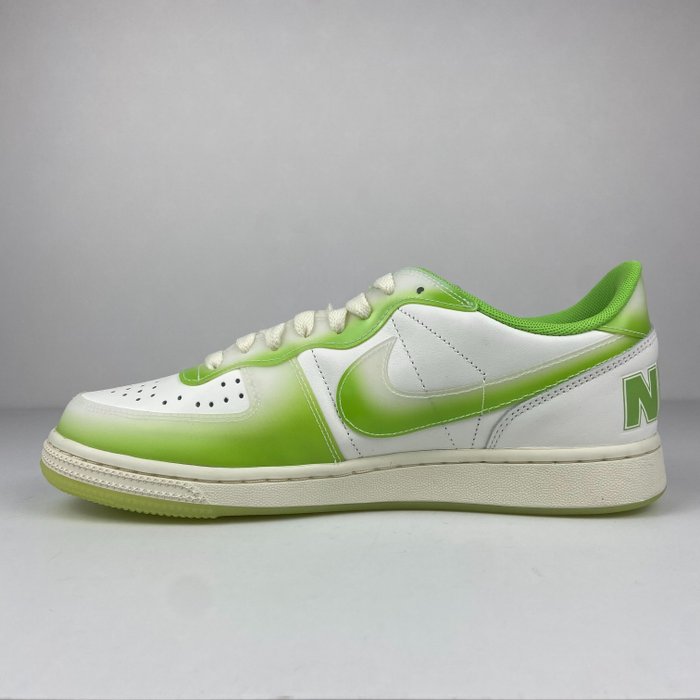 Nike - Sneakers - Størelse: Shoes / EU 43