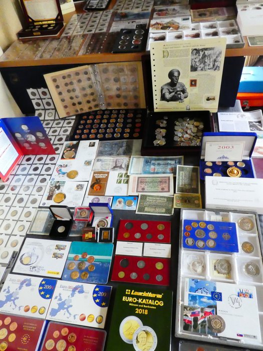 Verden Collection of coins/banknote/medals/euro inkl pp from old to modern (500 pieces)  (Ingen mindstepris)