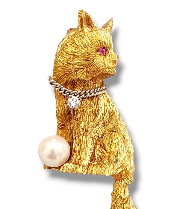 Broche - 18 kraat Gulguld, Vintage 18k Kitty Cat broche med diamantkrave og rubinøjne 24 gram