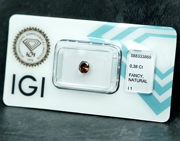 Ingen mindstepris - 1 pcs Diamant  (Naturfarvet)  - 0.38 ct - Oval - Fancy Brunlig Gul - I1 - International Gemological Institute (IGI)