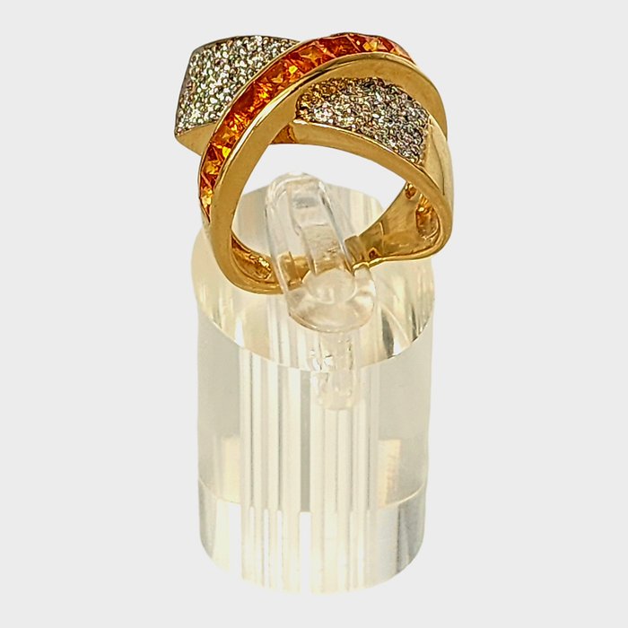 Ring - 14 karat Gulguld Vintage 14K guldring diamanter og orange ædelstene -  075ct tw Diamant (Natur)