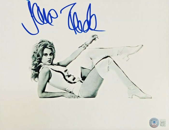 Barbarella - Jane Fonda - Signed 20x25 cm Photo - with Beckett COA