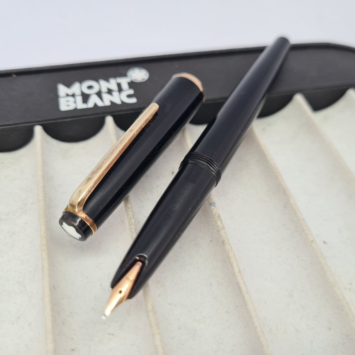 Montblanc - 32 - 14k solid gold nib (M) - 1960's - Fyldepen