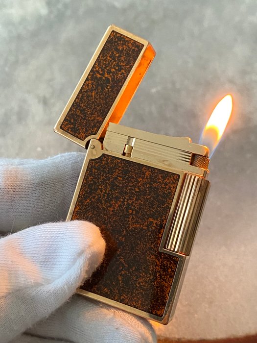 S.T. Dupont - Rare Small Ligne 2 - Lighter - Forgyldt og Laque de Chine "Gold Dust"