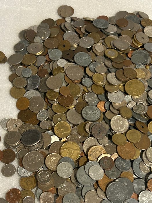 Verden. A Huge 5kg Lot of Mixed World Coins  (Ingen mindstepris)