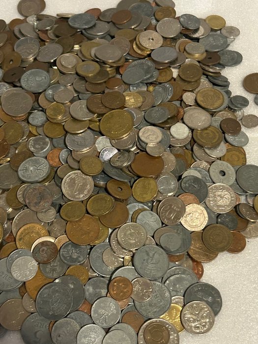 Verden. A Huge 5kg Lot of Mixed World Coins  (Ingen mindstepris)