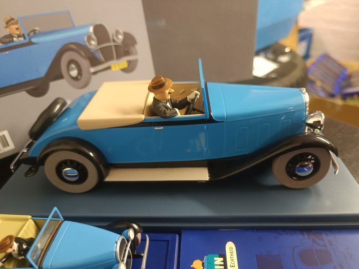 Tintin - 2 auto 1/24 + 1/43 la decapotable de gibbons dans le lotus bleu