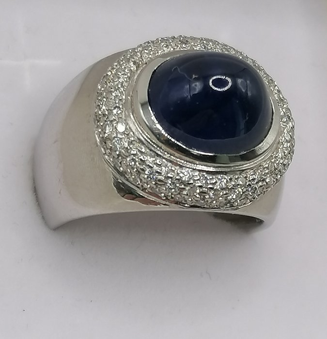 Ring - 18 kraat Hvidguld -  7.96ct. tw. Safir - Diamant