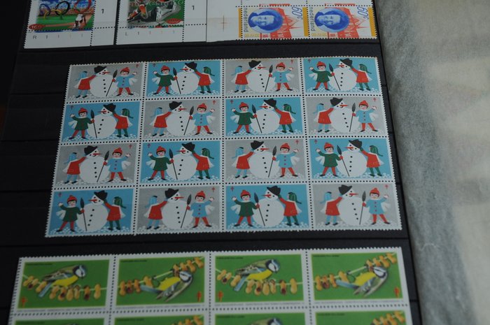 Holland  - Most Mint Mint samling 1961/1996 i 2 DAVO albums og en aktiebog