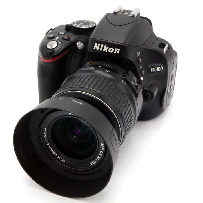 Nikon D5100 + AF-S 18-55mm f/3.5-5.6G II ED met nog maar 9738 clicks #DSLR FUN #PRO Digitalt refleks kamera (DSLR)