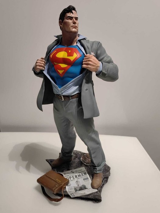 Superman - Beautiful, handpainted Statue (52 cm high) - Alex Ross