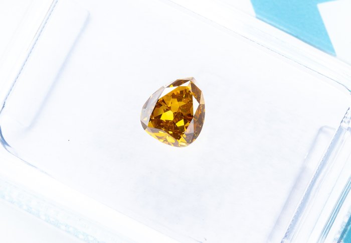 Ingen mindstepris - 1 pcs Diamant  (Naturfarvet)  - 0.56 ct - Pære - Fancy deep Brun, Gul - SI1 - International Gemological Institute (IGI)