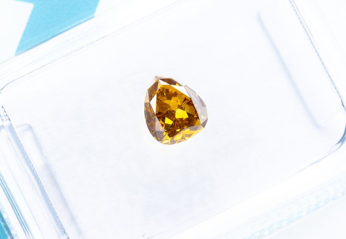 Ingen mindstepris - 1 pcs Diamant  (Naturfarvet)  - 0.56 ct - Pære - Fancy deep Brun, Gul - SI1 - International Gemological Institute (IGI)