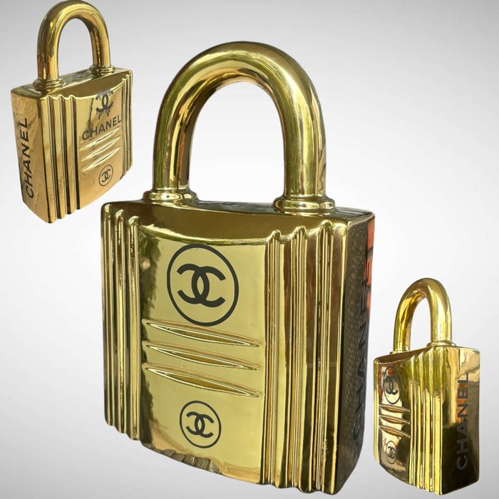 AmsterdamArts - Big shiny Chrome gold Chanel lock