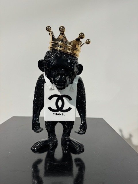 Van Apple - Fashion Monkey - Chanel