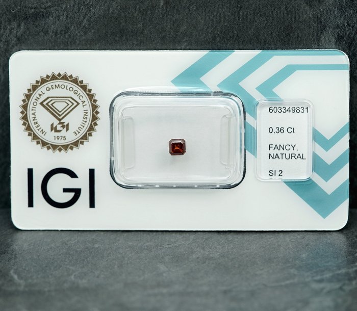 1 pcs Diamant  (Naturfarvet)  - 0.36 ct - Smaragd - Fancy deep Gullig Orange - SI2 - International Gemological Institute (IGI)