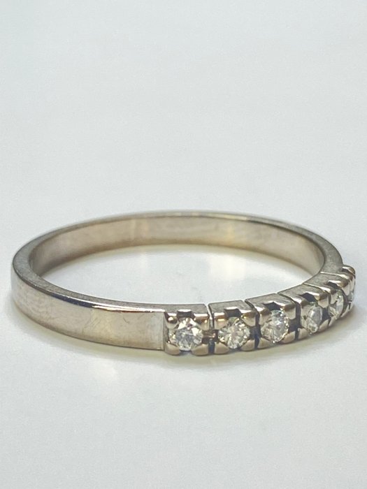 Ingen mindstepris - Ring - 18 kraat Hvidguld Diamant (Natur)