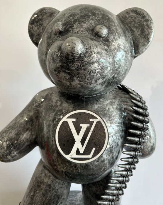 Daluxe Art - 1999 • LV Bear • XXL