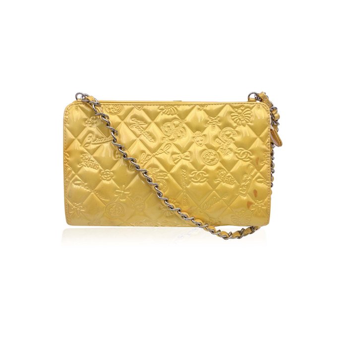 Chanel - Yellow Embossed Patent Leather Lucky Symbols Pochette Bag - Skuldertaske