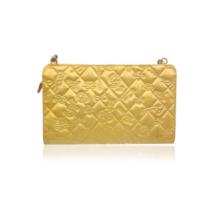 Chanel - Yellow Embossed Patent Leather Lucky Symbols Pochette Bag - Skuldertaske