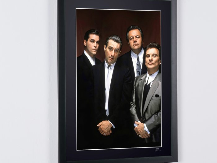 Goodfellas (1990) -Robert De Niro (James Conway)  Cast - Fine Art Photography - Luxury Wooden Framed 70X50 cm - Limited Edition Nr 05 of 30 - Serial ID 30241 - Original Certificate (COA), Hologram Logo Editor and QR Code - 100% New items.