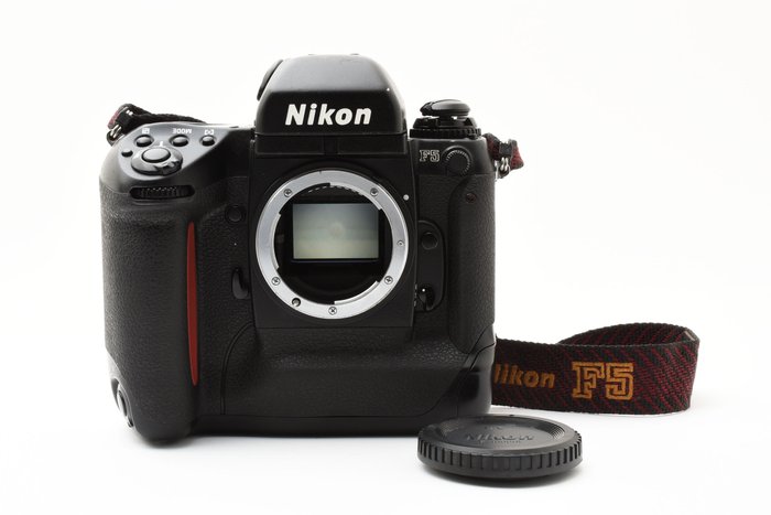 Nikon F5  Black Body Reflekskamera med enkelt linse (SLR)