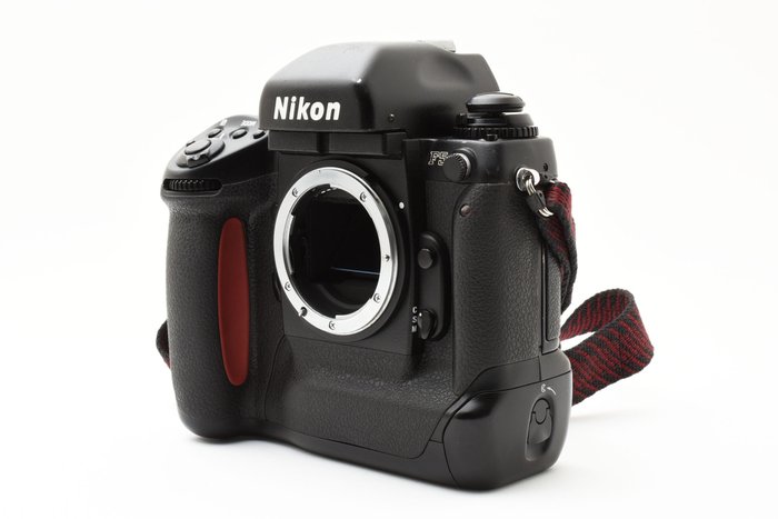 Nikon F5  Black Body Reflekskamera med enkelt linse (SLR)