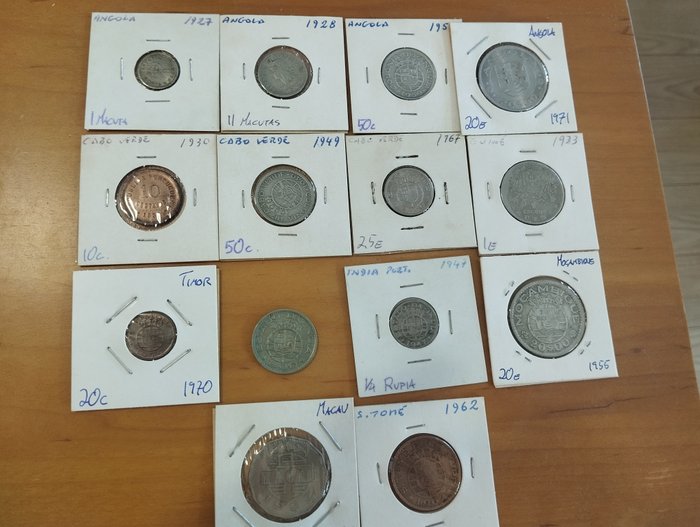 Portugal. Conjunto de 121 moedas das ex-colónias portuguesas.  (Ingen mindstepris)