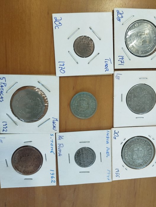 Portugal. Conjunto de 121 moedas das ex-colónias portuguesas.  (Ingen mindstepris)