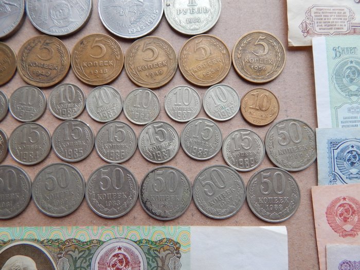 Rusland. A Lot of 61x Soviet Jubilee Rubles, Regular Coins and Banknotes  (Ingen mindstepris)