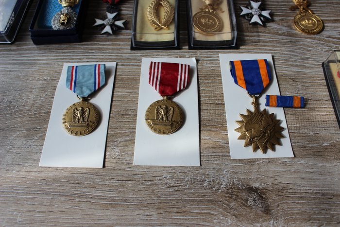 Belgien - Militærmedalje - Stort parti civile og militære medaljer