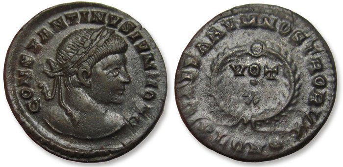 Romarriket Constantine II as Caesar Follis Londinium (London) mint circa 325 AD - mintmark PLONᴗ - CAESARVM NOSTRORVM reverse -